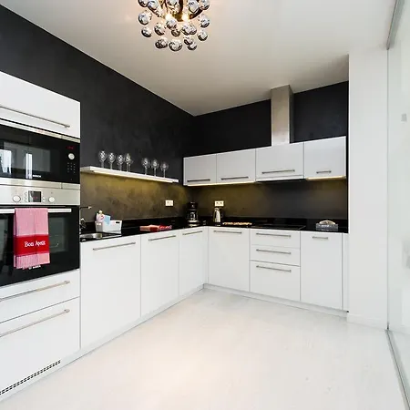 Apartment Empirent Mucha Apartments *