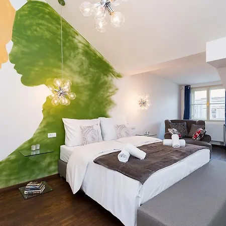 Empirent Mucha Apartments *